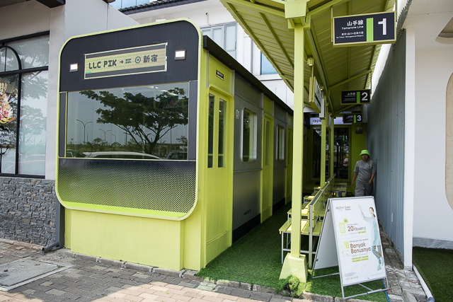 Loopline Coffee PIK 北ジャカルタの山手線E235系カフェ